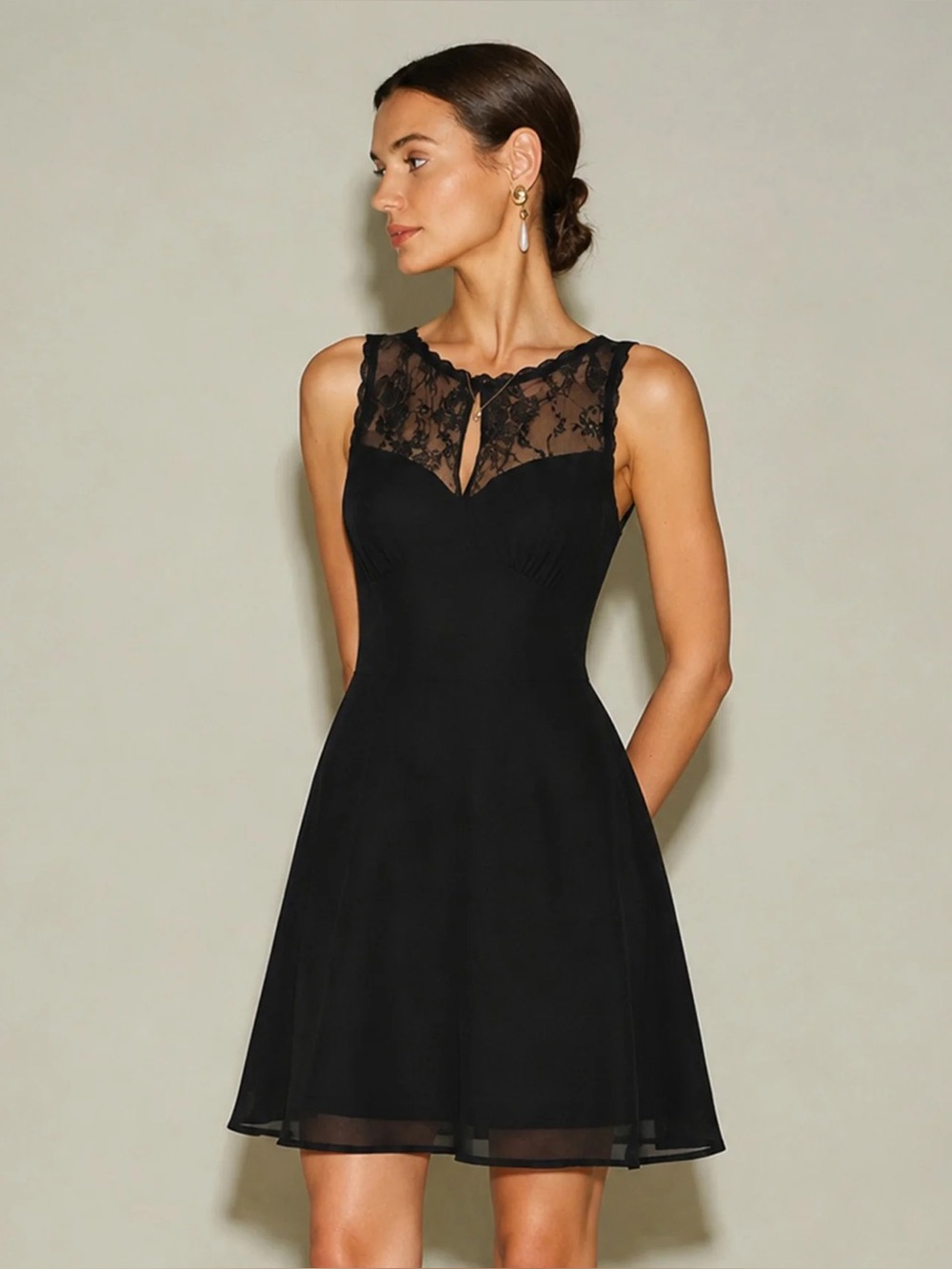 Rihoas Black Sleeveless Boat Neck Lace Mini Dress